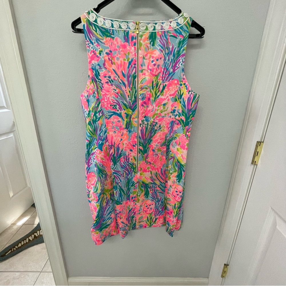 Lilly Pulitzer size 12 NWT.  Fully lined.  Fits like a size 10 - Picture 4 of 11